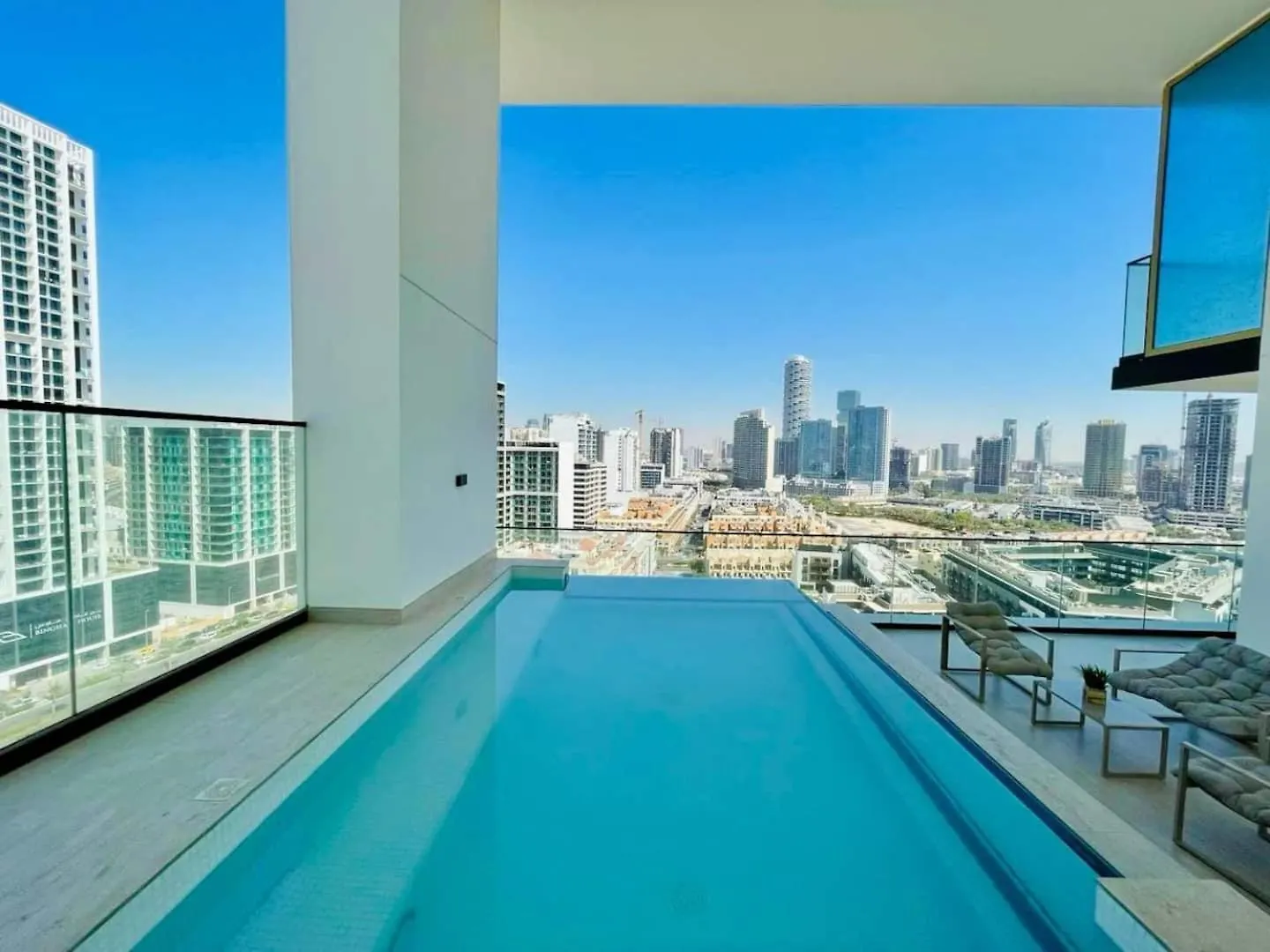 Sunkissed Serenity Luxe 2Br W Plunge Pool Dubai United Arab Emirates