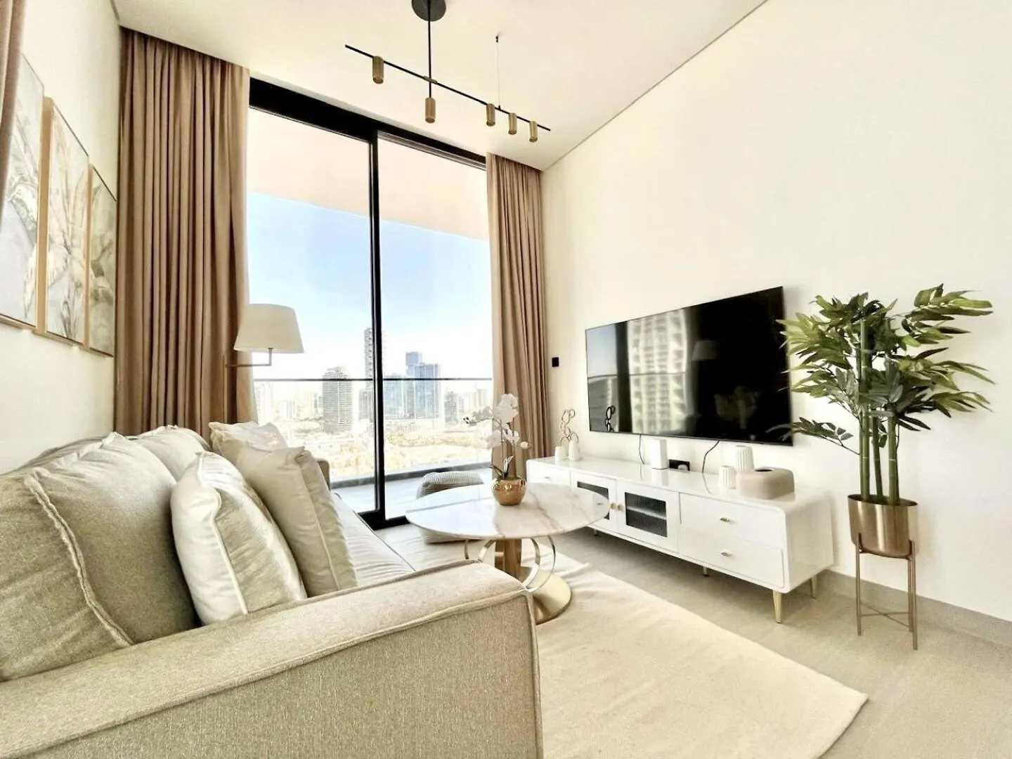 Apartment Sunkissed Serenity Luxe 2Br W Plunge Pool Dubai