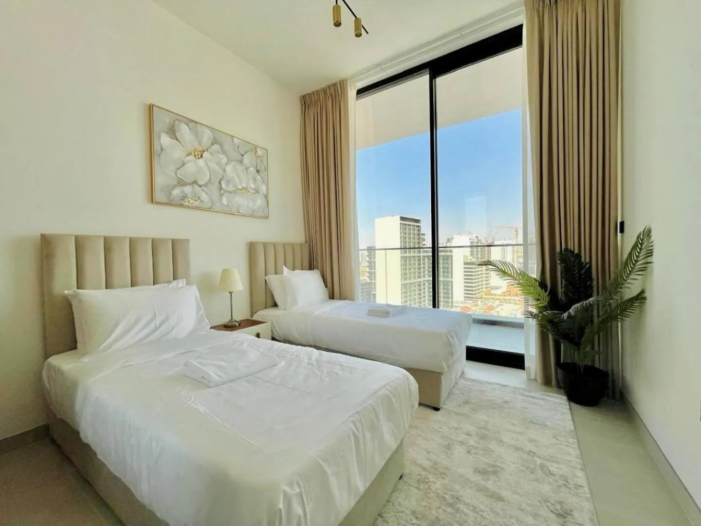 Sunkissed Serenity Luxe 2Br W Plunge Pool Dubai 0*,