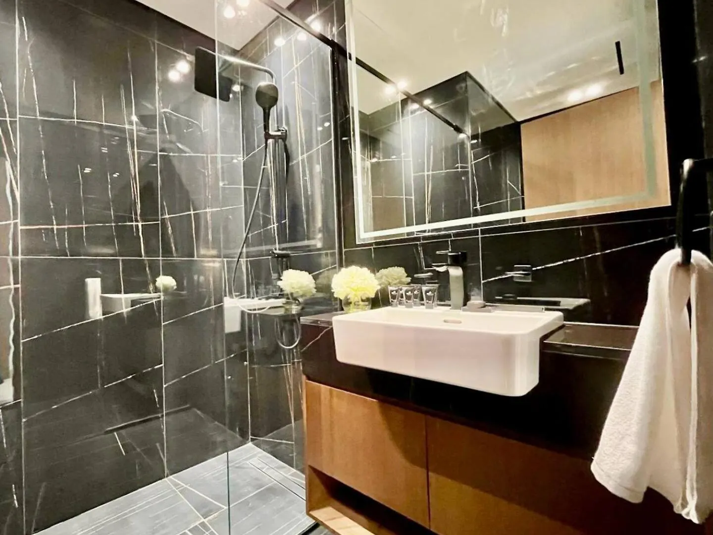 Sunkissed Serenity Luxe 2Br W Plunge Pool Dubai 0*,