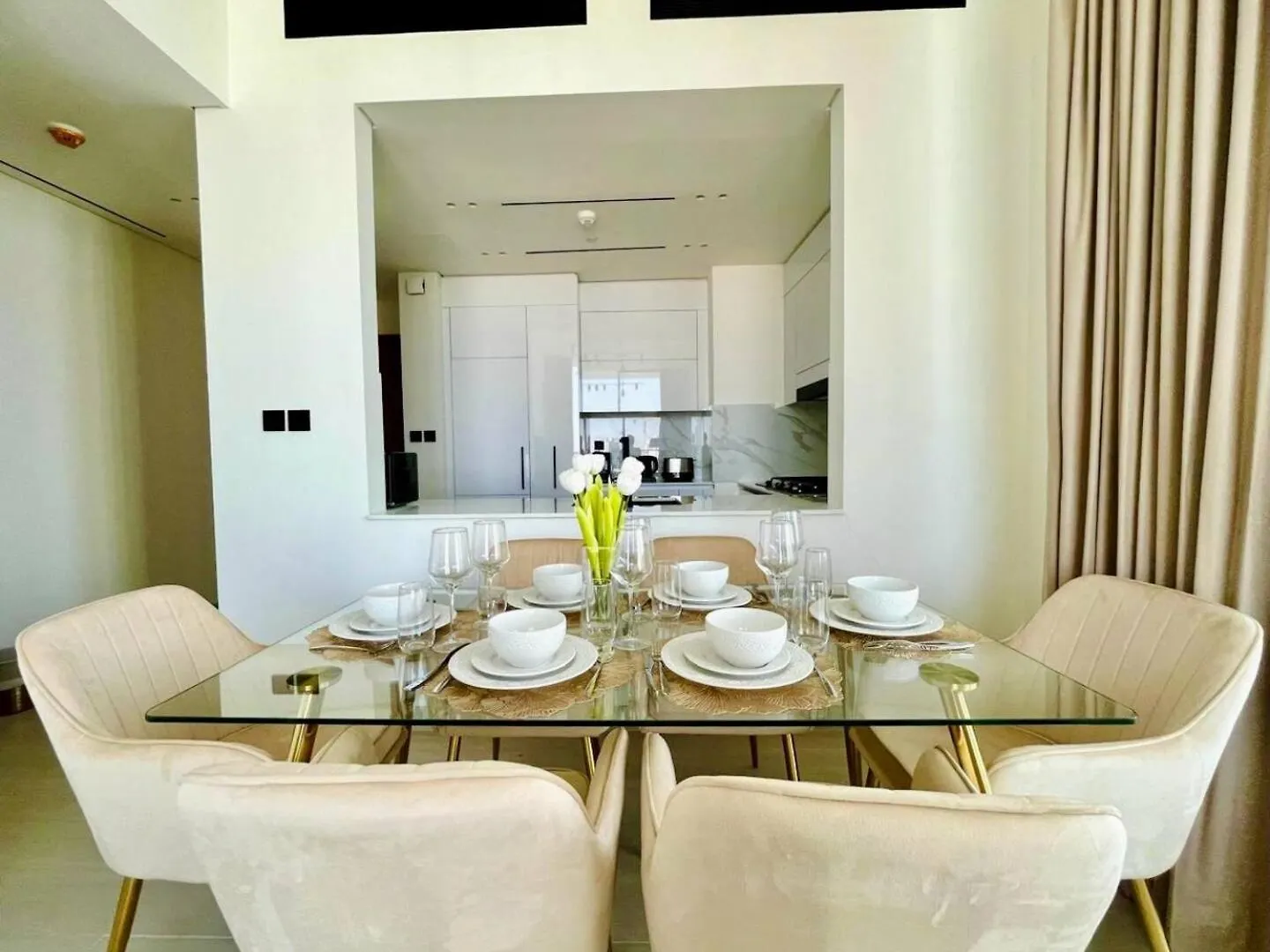 Sunkissed Serenity Luxe 2Br W Plunge Pool Dubai