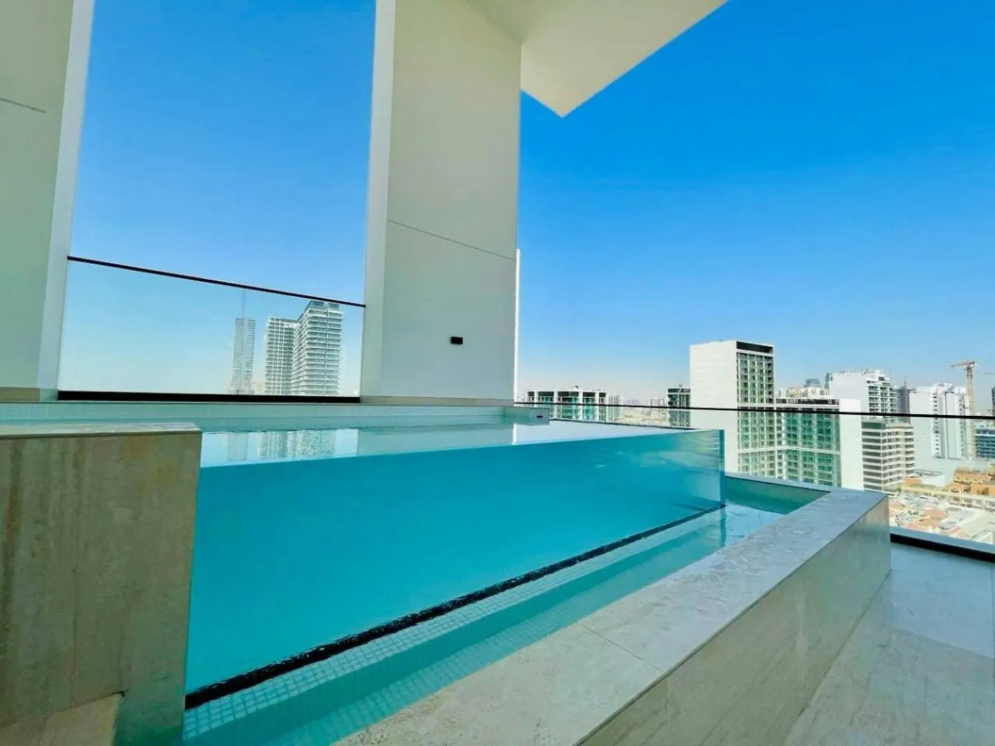Sunkissed Serenity Luxe 2Br W Plunge Pool Dubai 0*,  United Arab Emirates